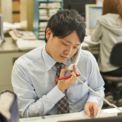 入社後の研修や若手育成制度について、教えてください